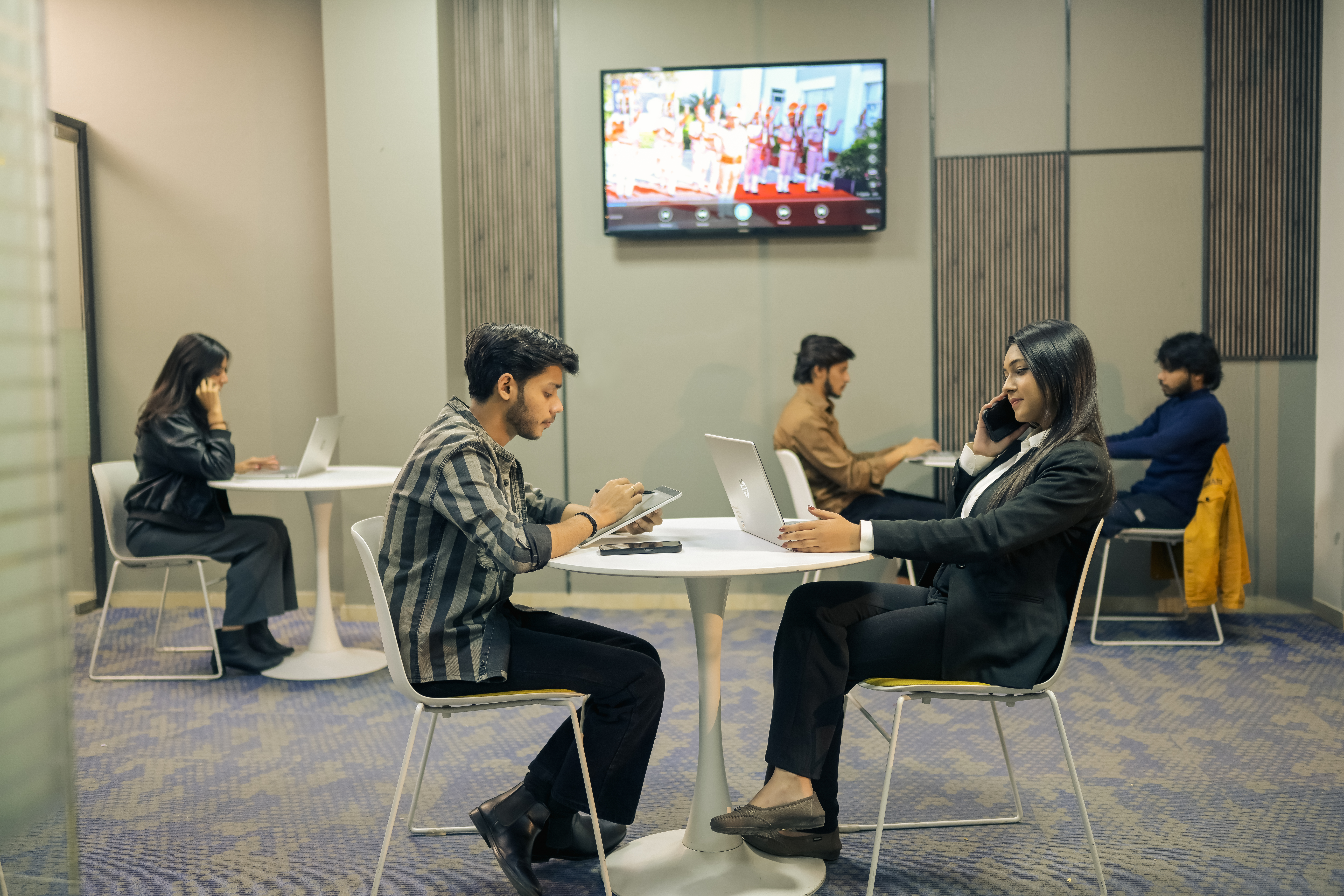 Study spaces · 24×7 quiet zones